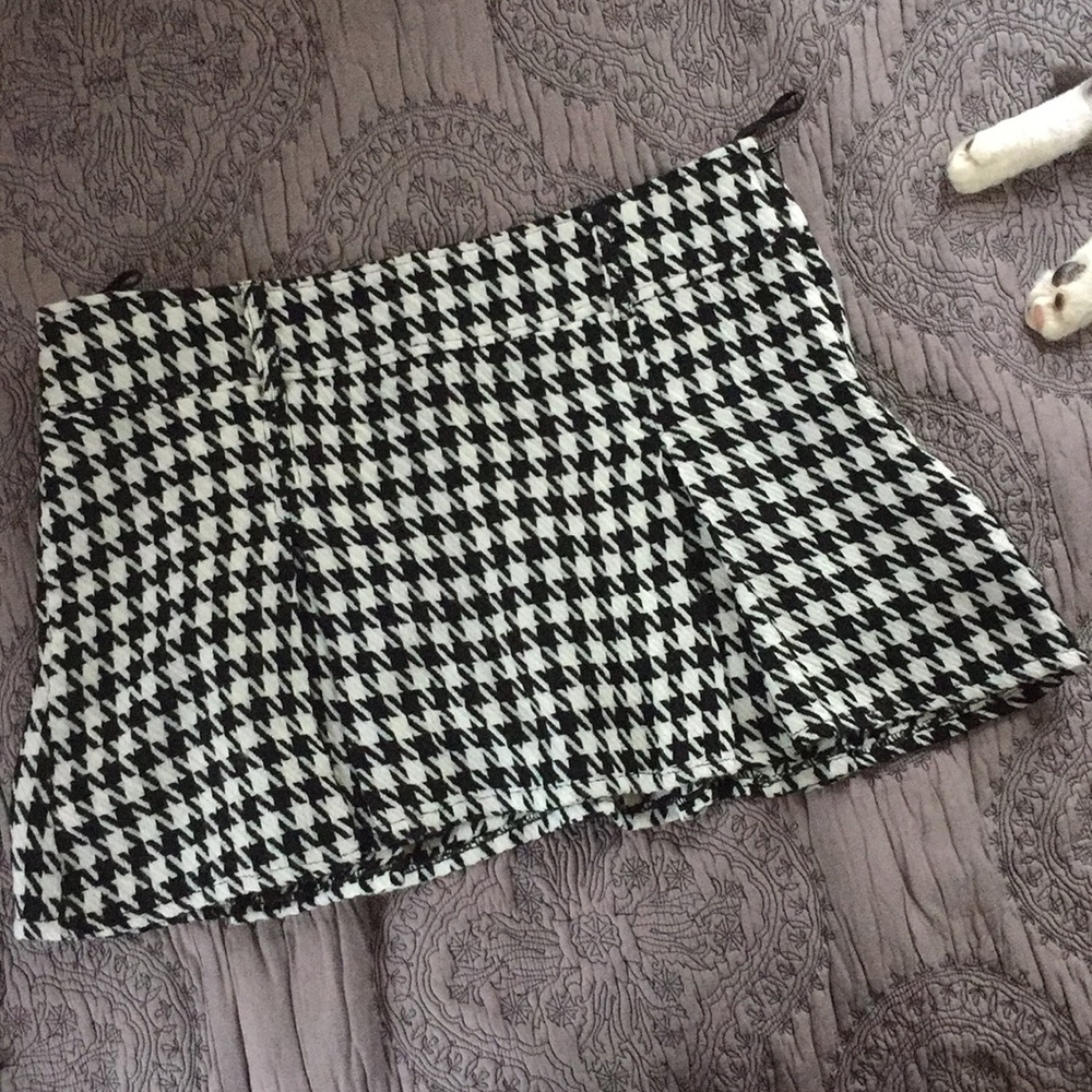 Forever 21 Mini Skirt houndstooth New With Tags